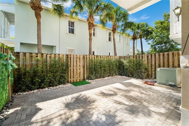 Building Photo - 7500 NW 107th Pl