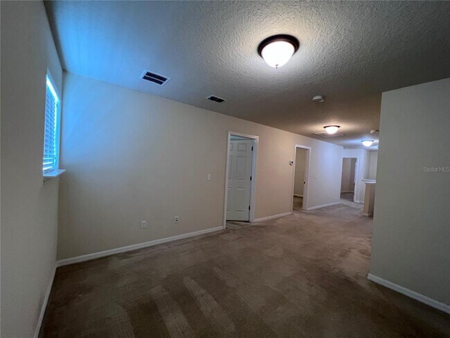 Building Photo - 1310 Oakcrest Ct