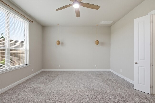 Building Photo - 3537 Ridgecross Dr