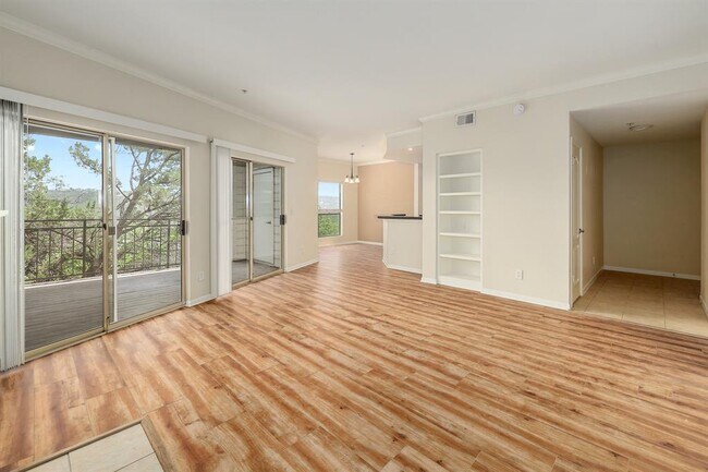 Building Photo - 6000 Shepherd Mountain Cove