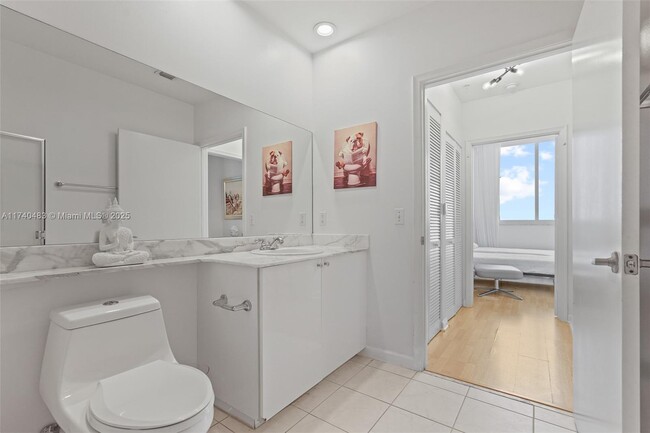 Building Photo - 2775 NE 187th St