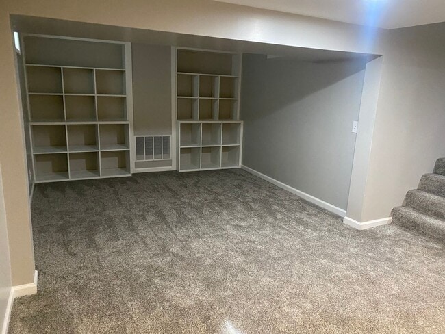Building Photo - House in Morton, IL - 3 Bedroom/ 2.5 Baths