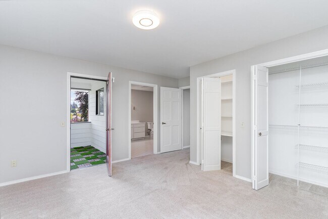 Building Photo - 4bd/3ba Seattle Home