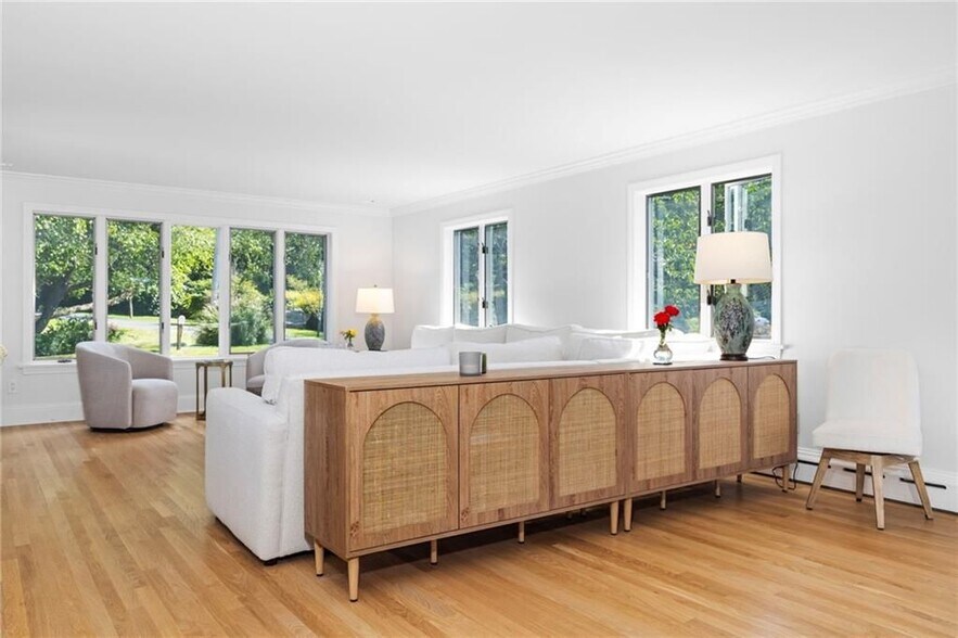 Building Photo - 331 3rd Beach Rd