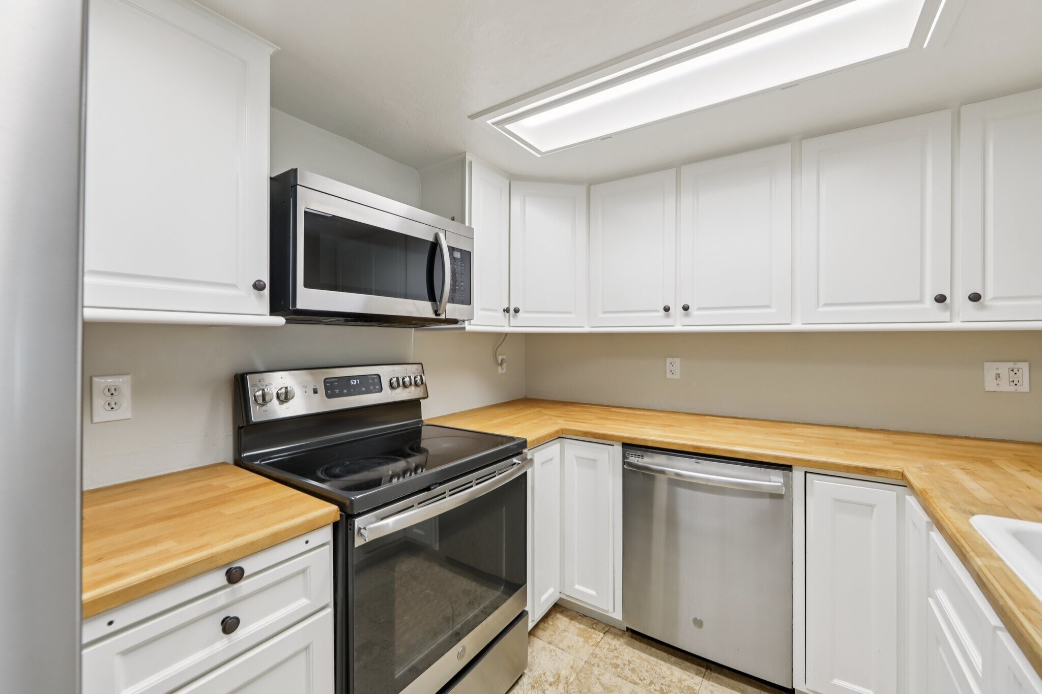 Cooking space - 5400 Mountain Blvd