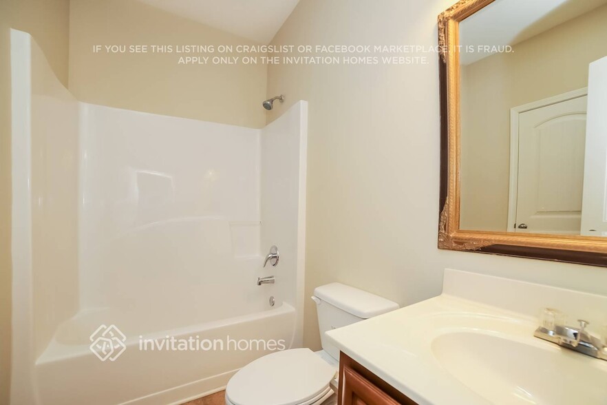 Building Photo - 5110 Hopewell Manor Dr