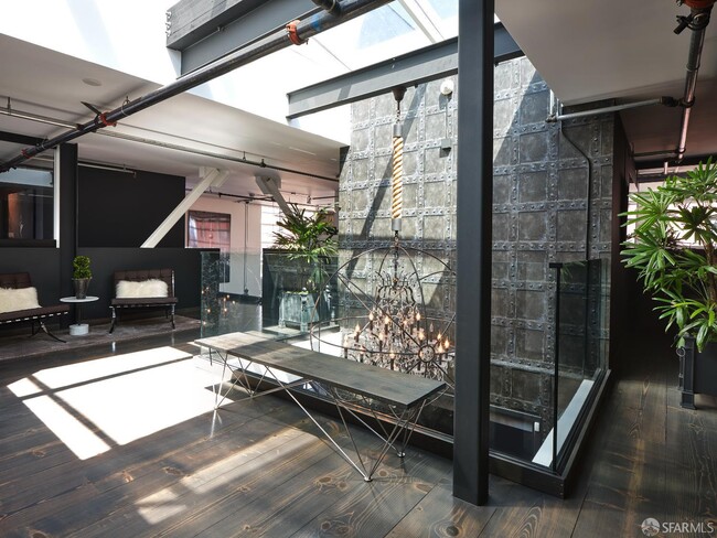 Building Photo - 9 Bernice St