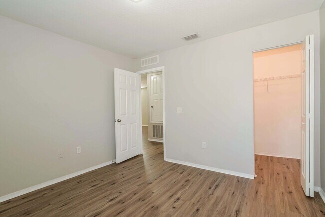 Building Photo - 2857 Breezy Meadow Rd