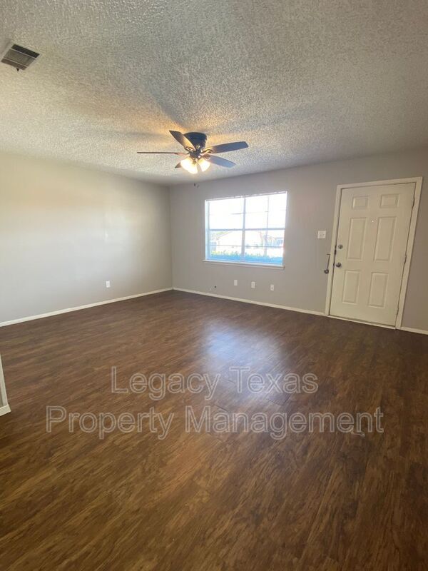 Building Photo - 1409 W Kilpatrick St