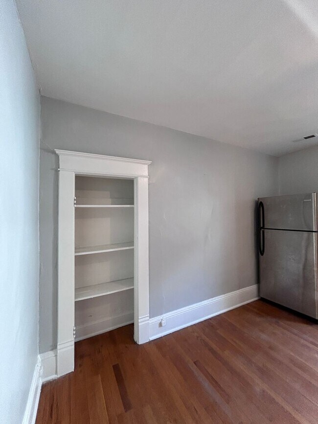 Building Photo - Albemarle/429-431