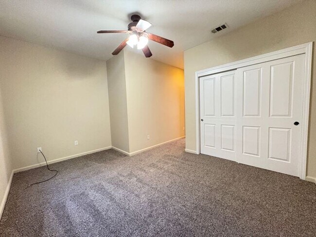 Building Photo - Ground Level, Two Bedroom Condo in Davis Oaks
