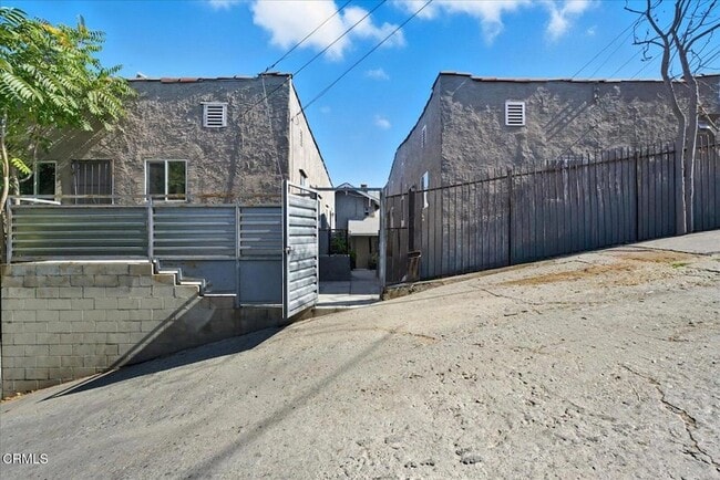 Building Photo - 1488 W Sunset Blvd