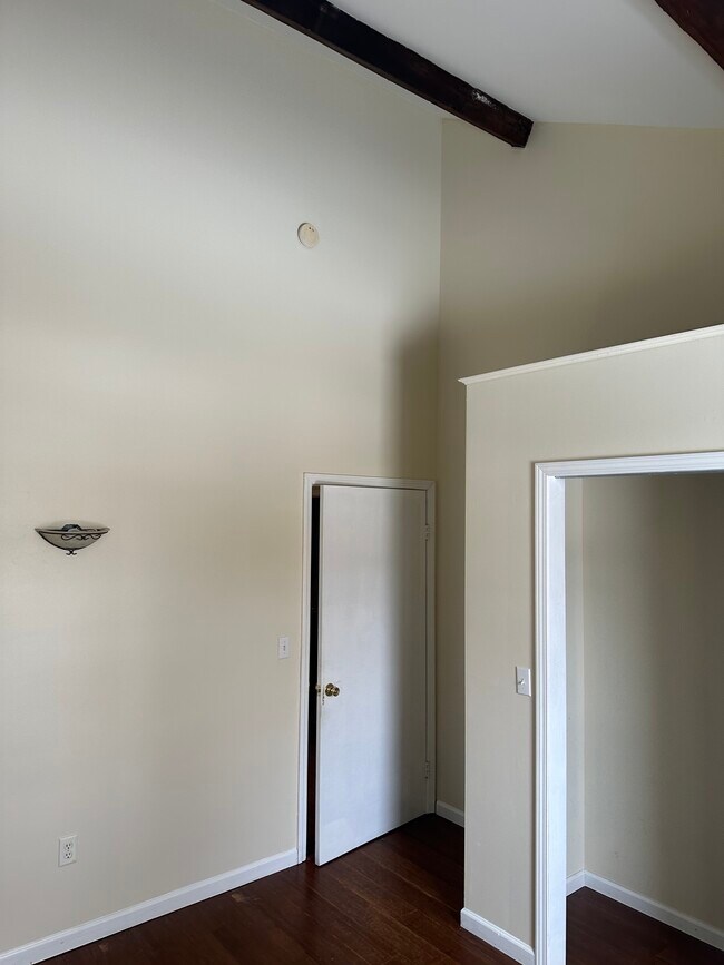 Building Photo - 44 Broadway