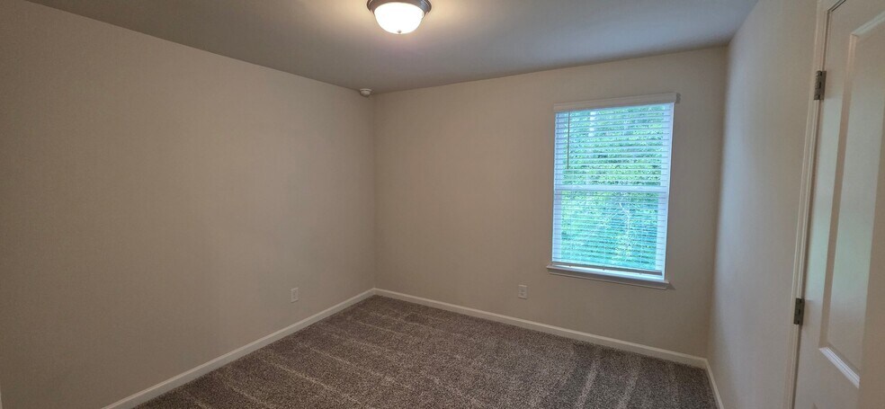Building Photo - 164 Longleaf St