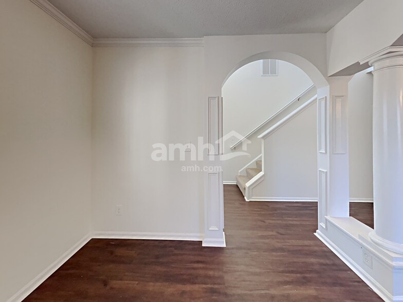 Building Photo - 2112 Coral Berry Ln