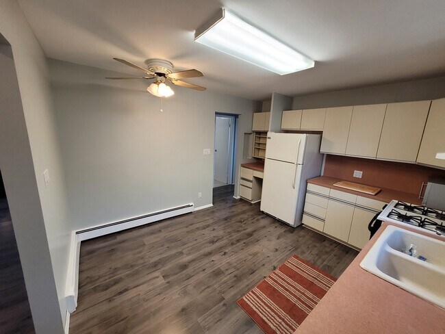 Kitchen - 2992 Grand Blvd