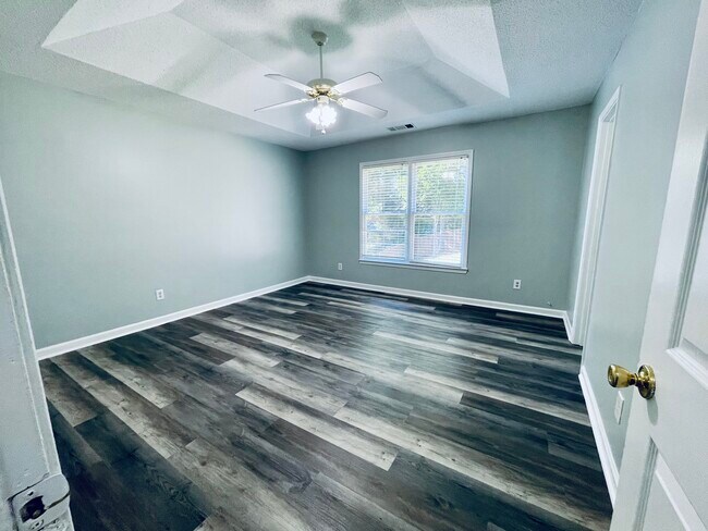 Building Photo - 742 Shoal Cir
