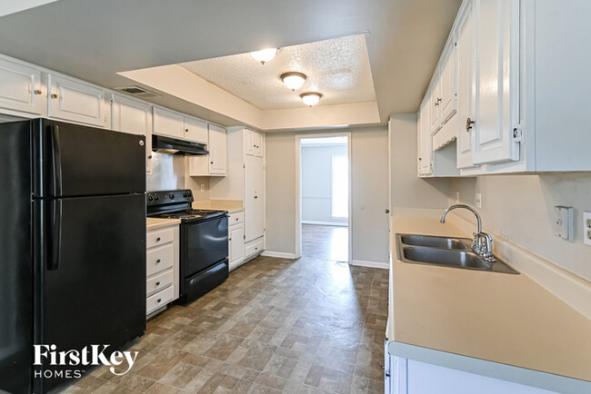 Building Photo - 8538 Chimneyrock Blvd.