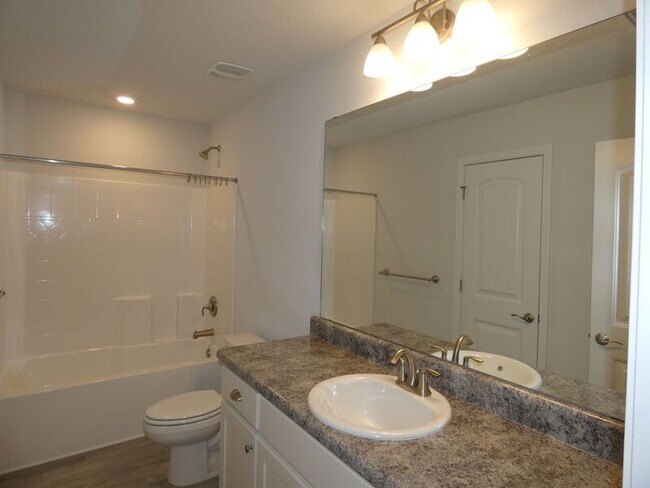 Building Photo - 5643 Lafayette Ct