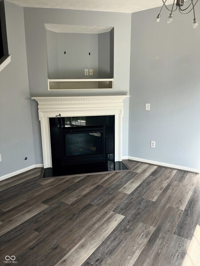 Building Photo - 9014 Mercer Dr