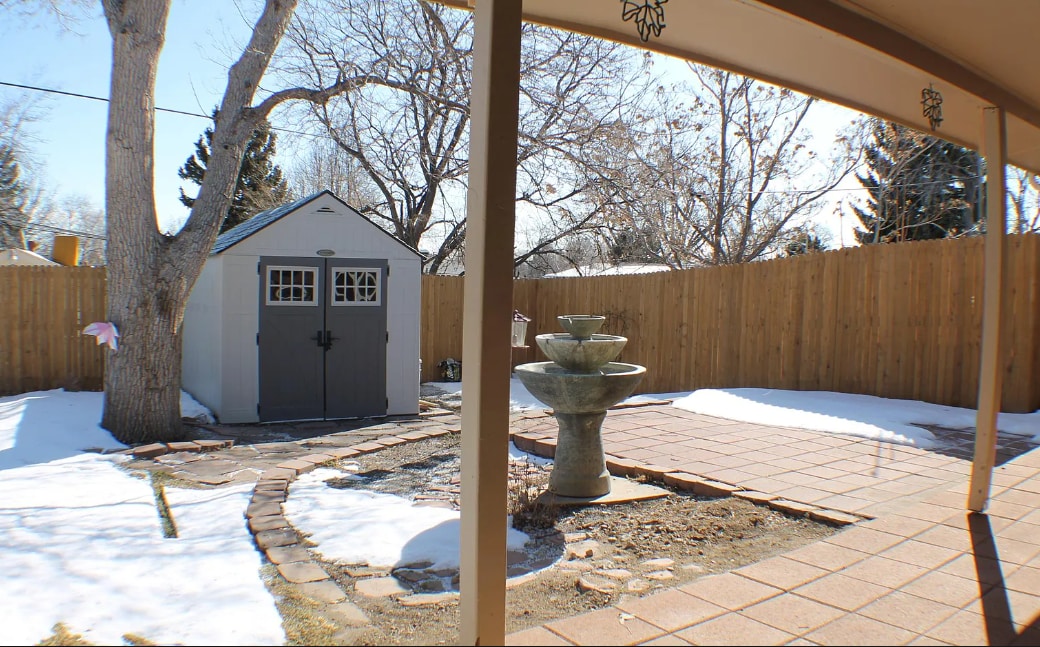 Small storage shed and large fenced in yard - 6482 Zephyr St