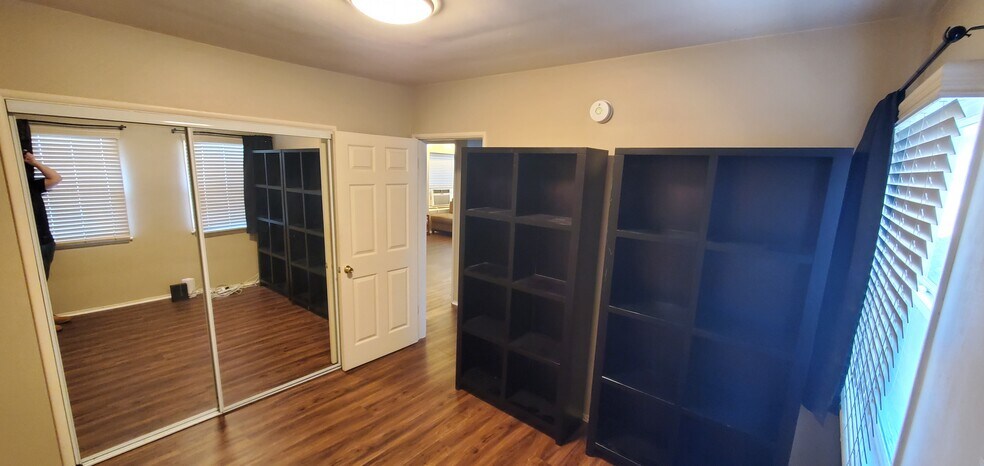 Building Photo - 5313 Radford Ave