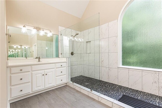 Building Photo - 9360 Nesbit Lakes Dr