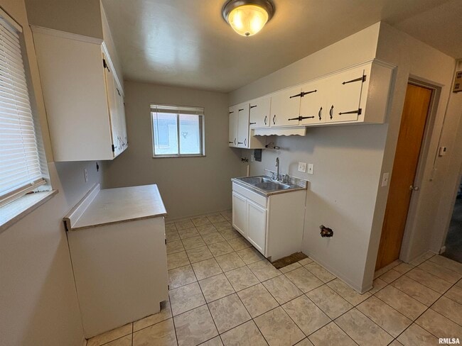 Building Photo - 2613 W Wardcliffe Dr