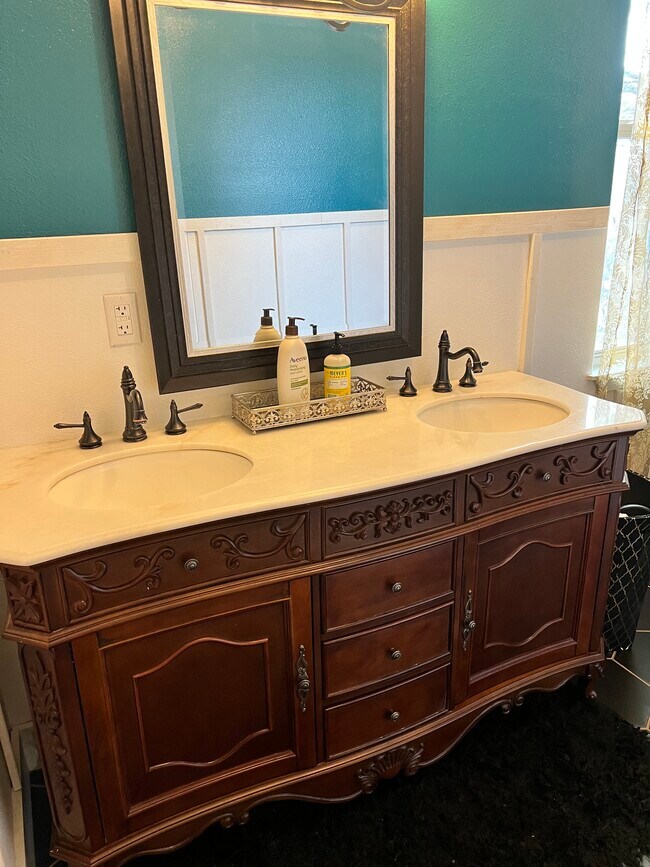 Bathroom 1 - 504 N Ridge St