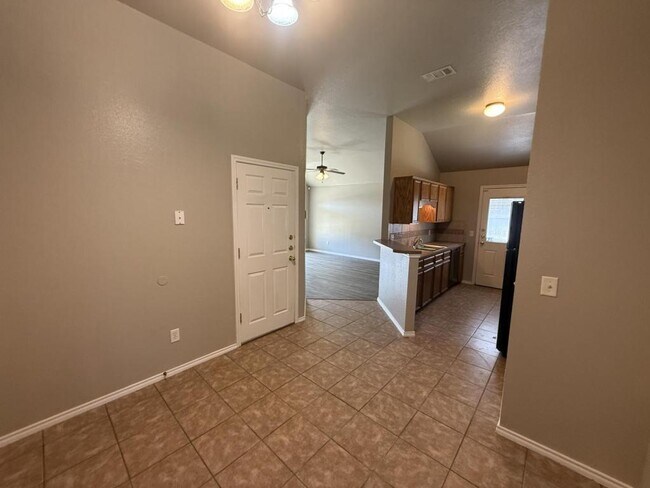 Building Photo - 4205 Cambridge Dr