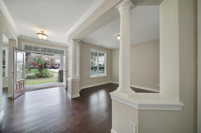 Building Photo - Gorgeous 4 Bed 3.5 Bath Home with Basement...