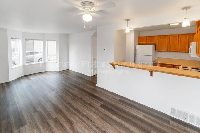 Building Photo - 2316 N Wilbur Rd