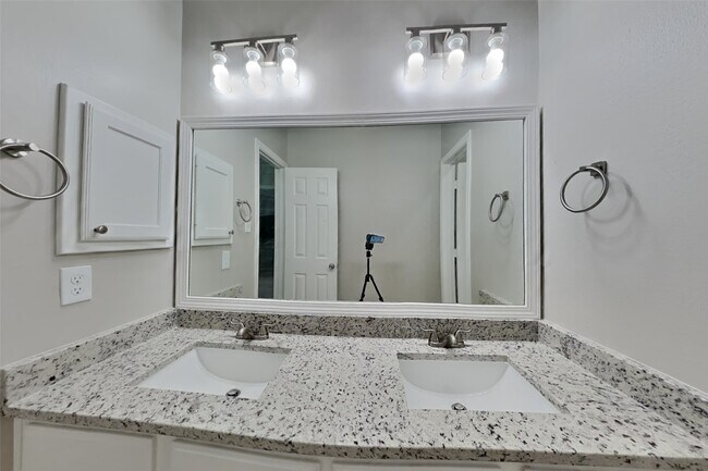 Building Photo - 3922 Wildwood Valley Ct