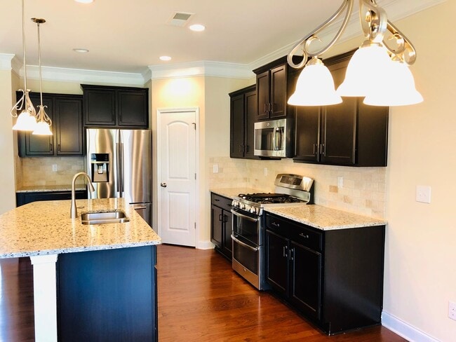 Building Photo - Immaculate 5bd 3bd Berewick home with many newly upgrades!