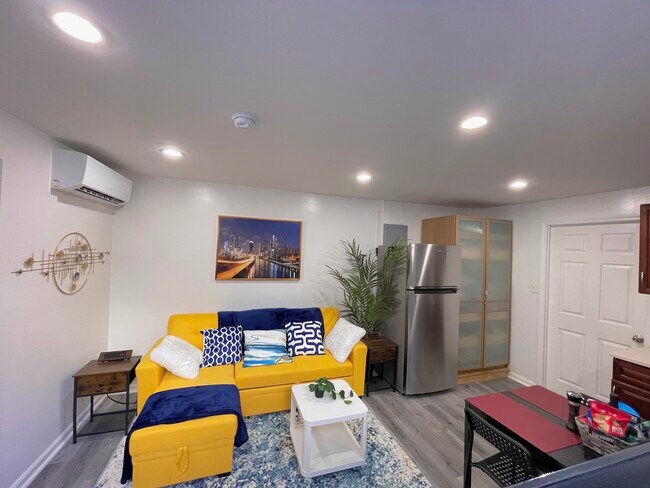 Building Photo - 1702 E Passyunk Ave