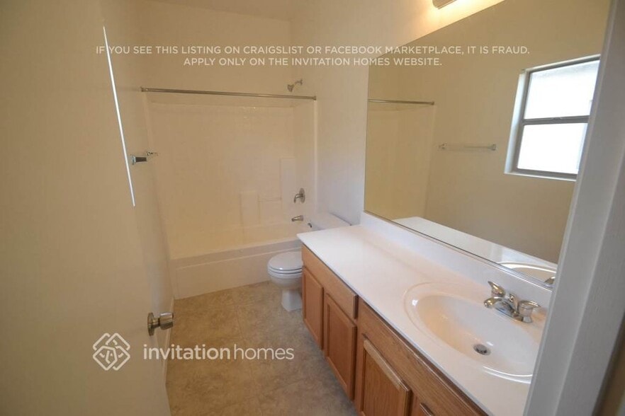 Building Photo - 12138 N 153rd Ave