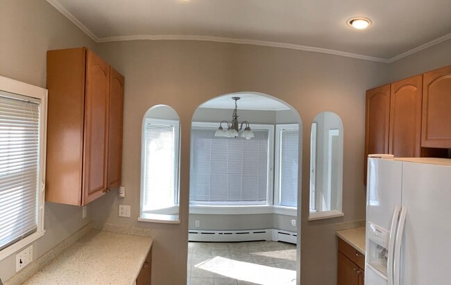 Building Photo - Large home/3bed 3 bath with bonus/office room just outside of PSNS and close to Bremerton Ferry