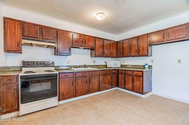 Building Photo - 222 Winsor Dr