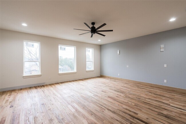 Building Photo - 10630 Greengarden Rd