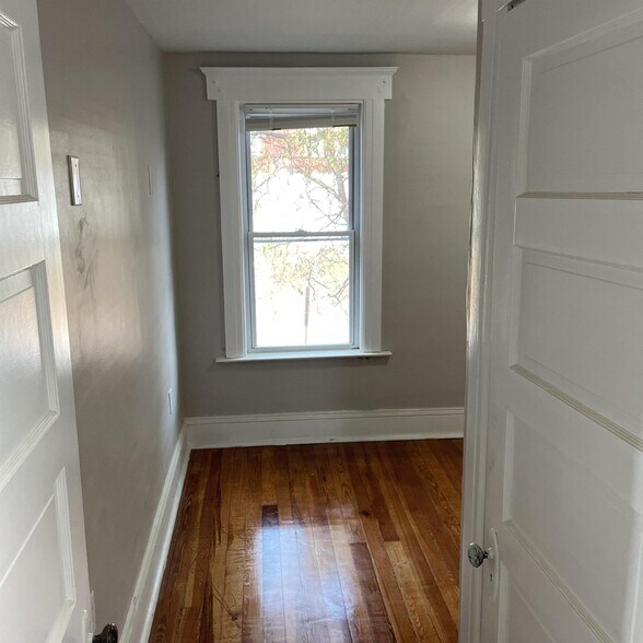 Building Photo - 102 Woodruff Ave