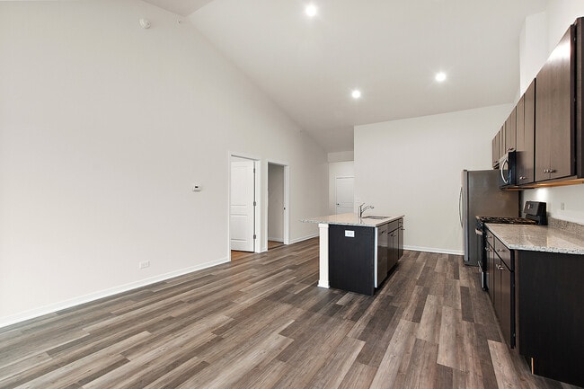 Building Photo - 69 Olympus Dr