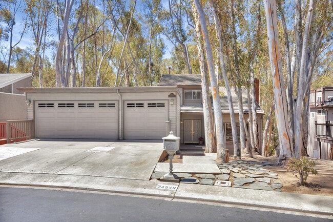 Primary Photo - 24946 Ravenswood