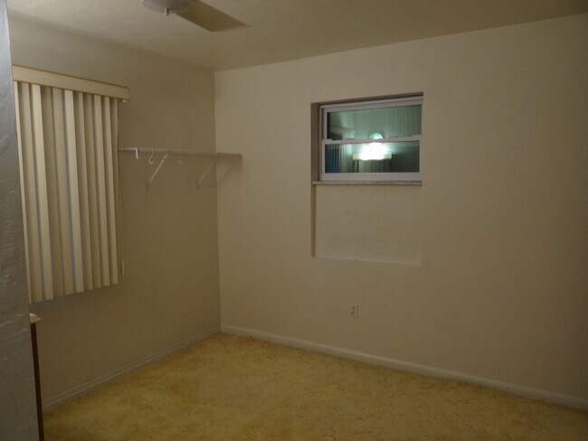 Building Photo - Port Charlotte Annual Rental. 2 bed, 2 bath, 1 carport