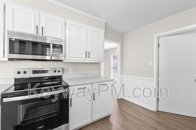 Building Photo - 107 Robinwood Dr