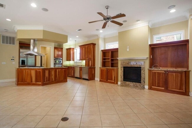 Building Photo - 7516 Pinehurst Ct