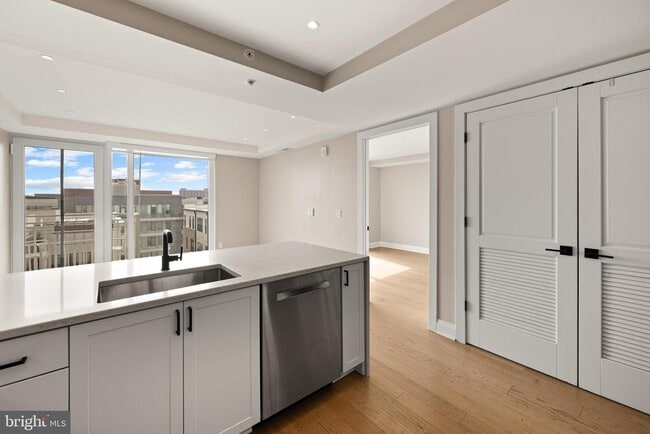 Building Photo - 925 N Fairfax St