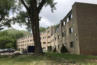 Building Photo - 1411 8th St