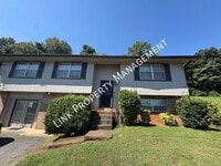 Building Photo - 2433 Meade Cir