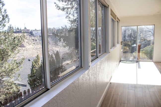 Building Photo - Custom home in Southwest Reno, 3 Bedrooms, 2 Bathrooms, Large Garage