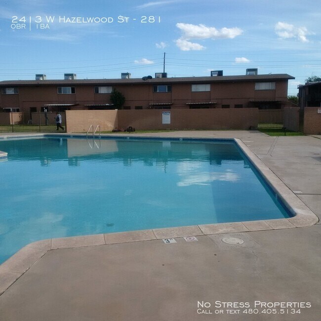 Building Photo - Studio off Camelback Rd & I17 Freeway!